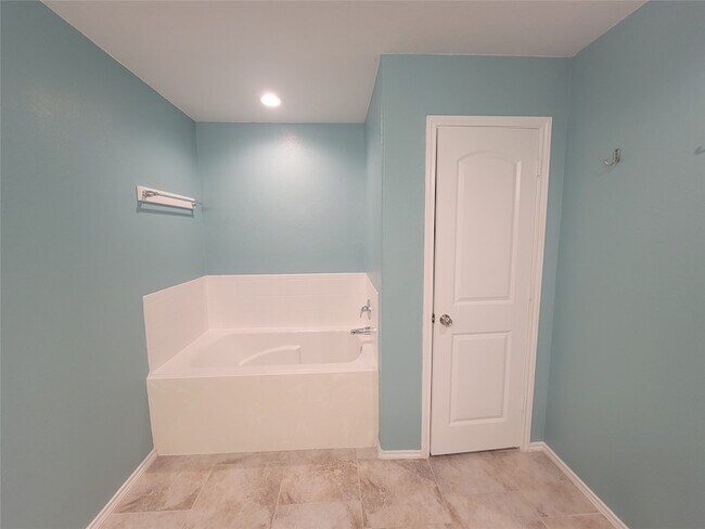 Building Photo - 4511 Terrazza Verde Dr