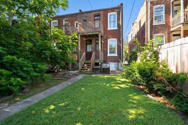 Building Photo - 4061 Hartford St