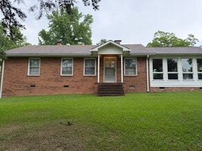 Building Photo - Brick Home