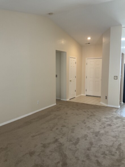 Building Photo - 4523 China Rose Cir