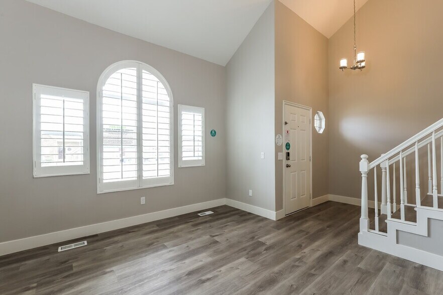 Building Photo - 6873 S 3235 W