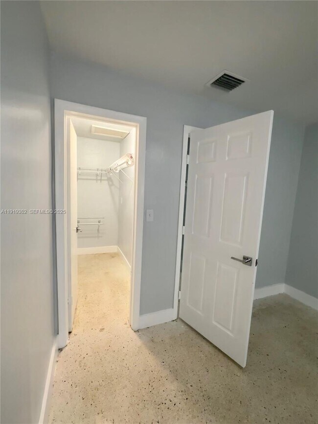 Building Photo - 6130 Fillmore St