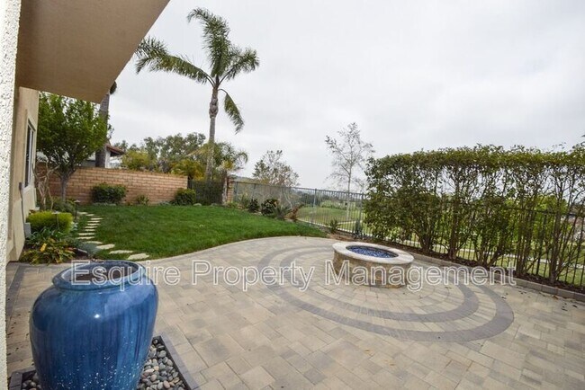 Building Photo - 2895 Diamond Dr