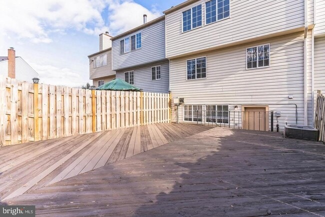 Building Photo - 304 Barksdale Pl