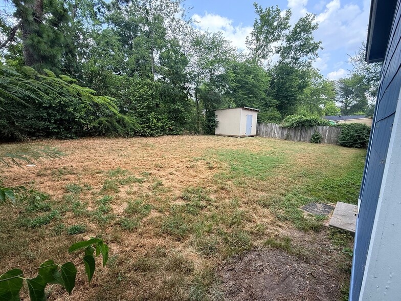 Building Photo - 431 Diane Dr