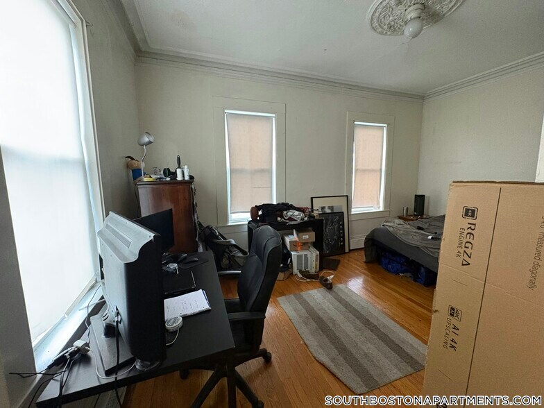 Building Photo - 53 W Seventh St