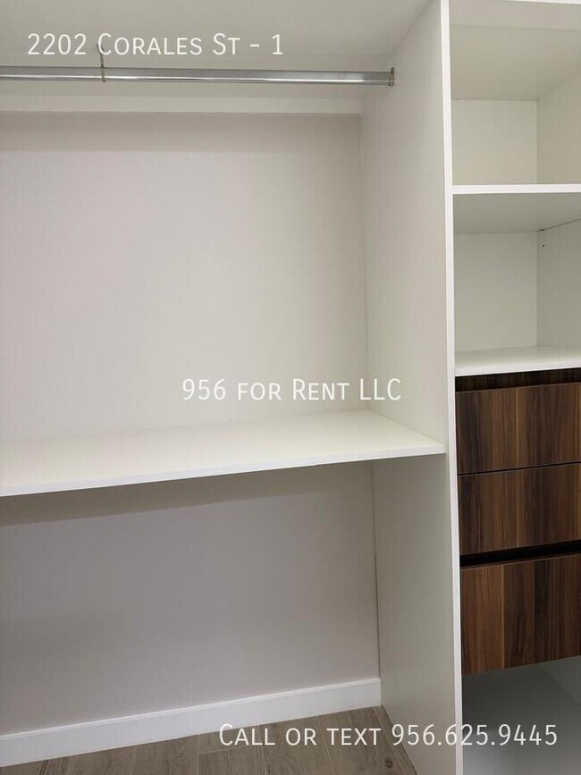 Building Photo - 2202 Corales St