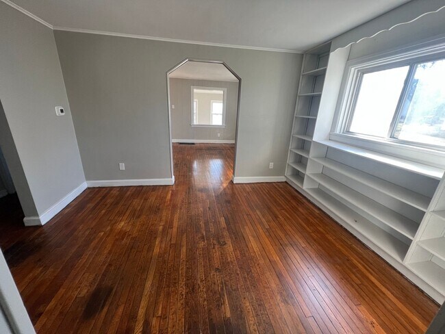 Building Photo - 1878 Spring Rd