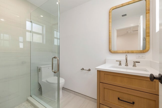 Building Photo - 222 S County Rd