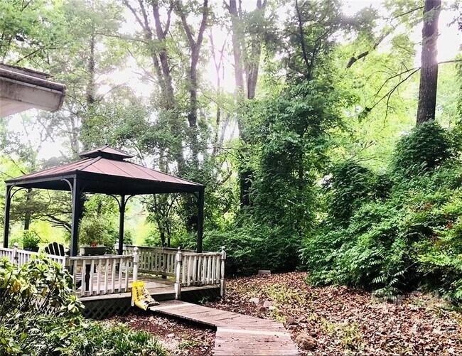 Building Photo - 1024 Timber Lake Dr