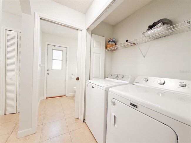 Building Photo - 1300 Carey Glen Cir