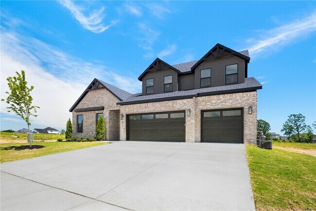 Building Photo - 431 Silverview Ave