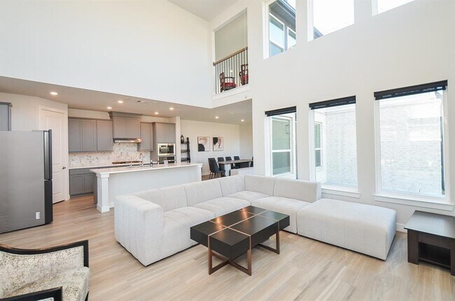 Building Photo - 9522 Rialto Creek Dr
