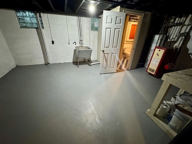 Building Photo - 3 Bedroom ~ Clintonville
