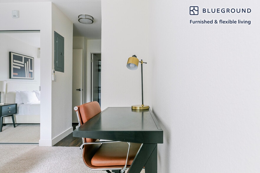 Building Photo - 655 S Fair Oaks Ave