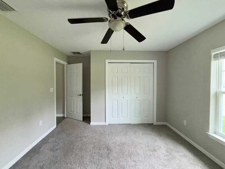 Building Photo - 853 Marion Oaks Mnr
