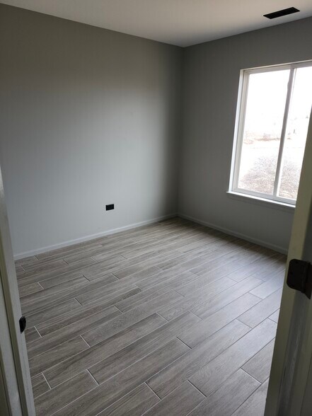 Building Photo - 401 Gregory Ln