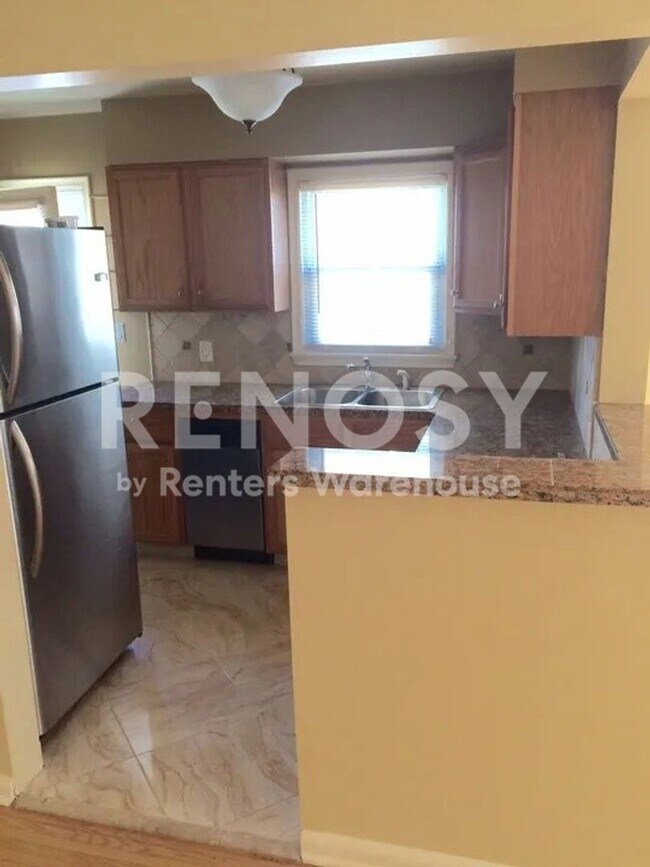 Building Photo - Fully Renovated 2BR / 2BA Home in Prime Whittier-Uptown Location