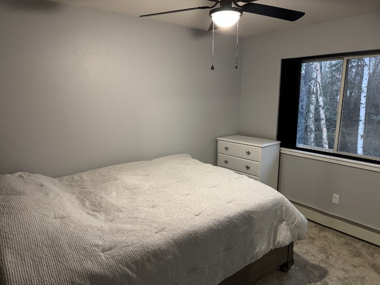 Building Photo - 4651 Grumman St