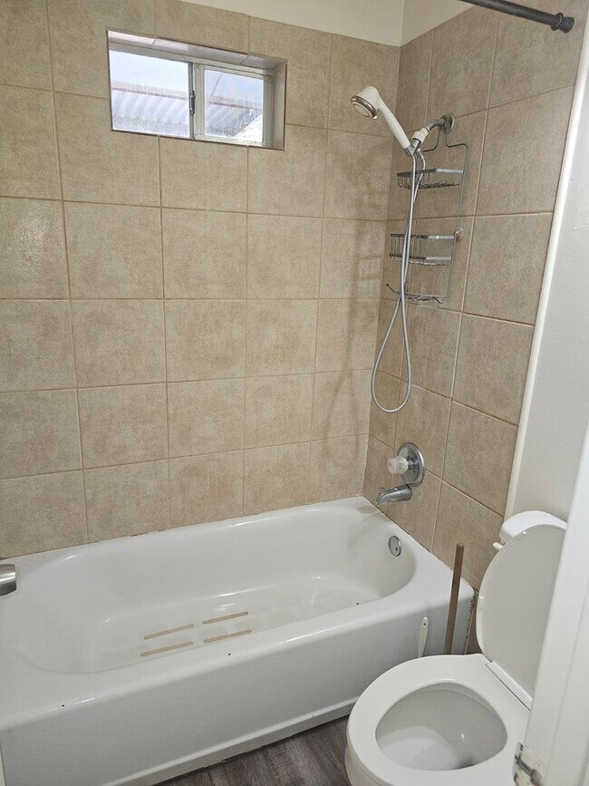 Building Photo - GREAT HOUSE NEAR LOOP 410/I35 N