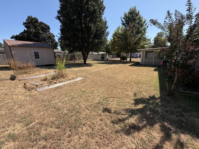 Building Photo - 116 Fern Dr
