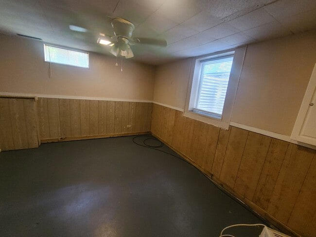 Building Photo - 3 Bedroom House in Normal