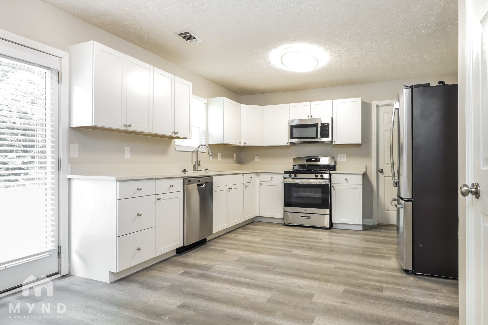 Building Photo - 7138 Lone Oak Trce