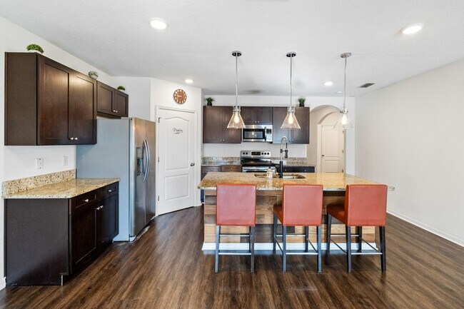 Building Photo - 4/2 Energy Efficient Home in St. Cloud w/ Fenced Back Yard