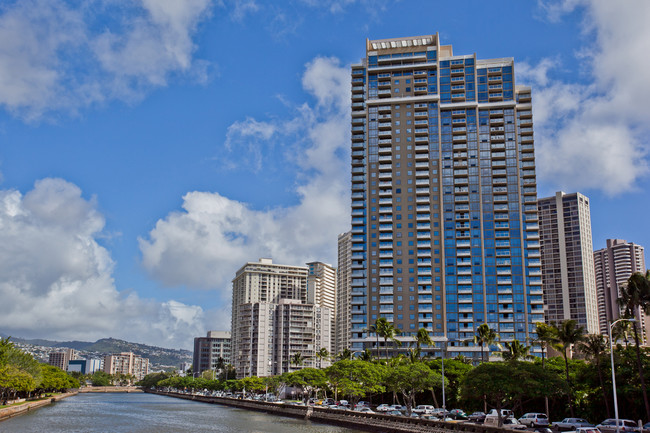 Building Photo - 1551 Ala Wai Blvd