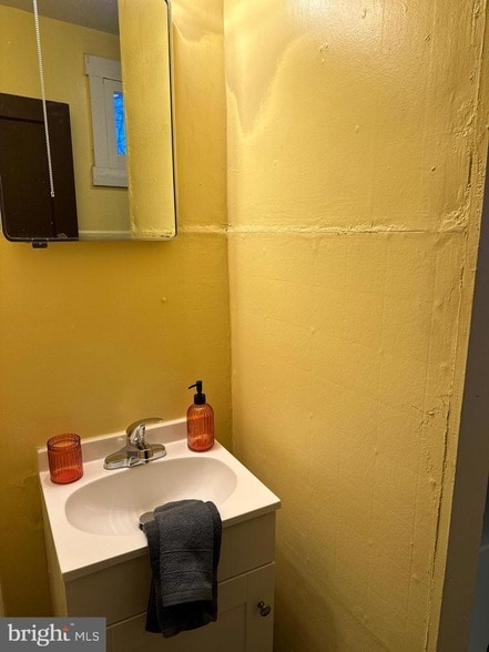 Building Photo - 11 Myers Rd