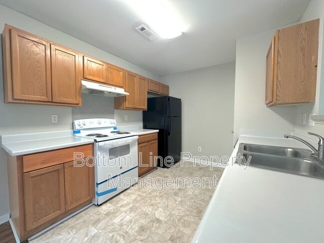 Building Photo - 424 Winding Canyon Dr