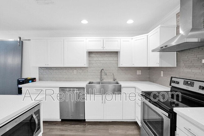 Building Photo - 621 W Plata Ave