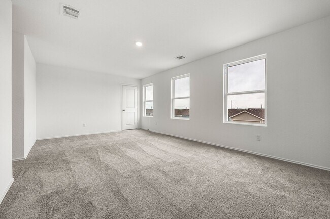 Building Photo - Charming 4BR/2BA in St. Hedwig – Open Floor Plan & Private Backyard