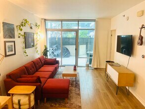 Building Photo - 425 W Beech St