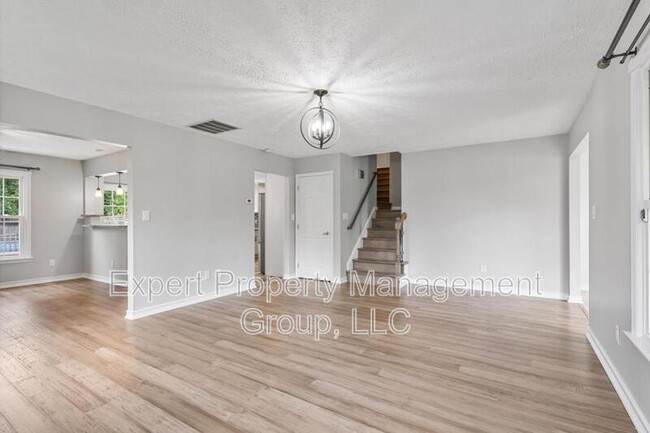 Building Photo - 2470 Lull Water Dr
