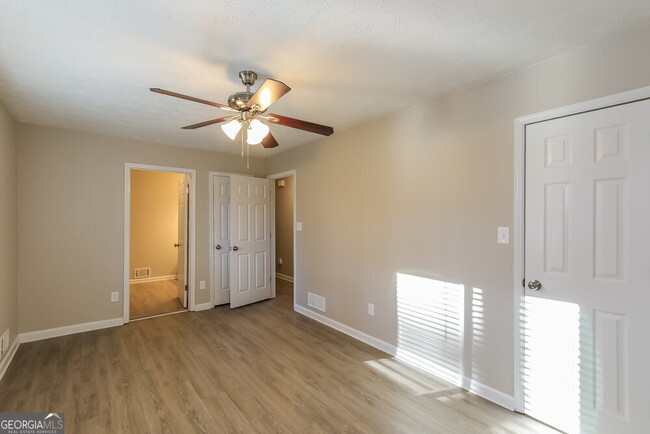 Building Photo - 3230 Revere Cir