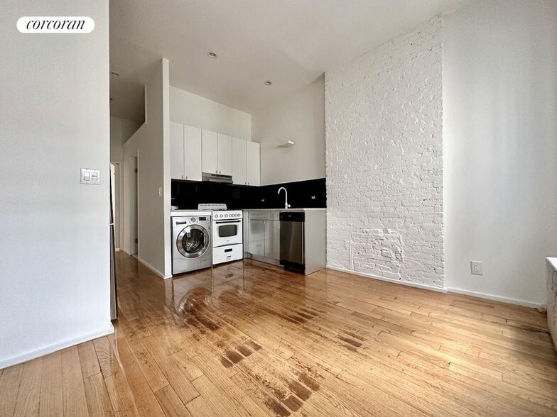 Primary Photo - 410 W 36th St.