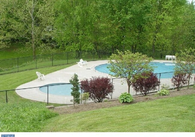 Building Photo - 54 Holly Dr