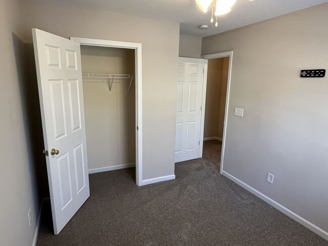 Building Photo - 2 Story, 3 Bed Townhome in Oxford Commons ...