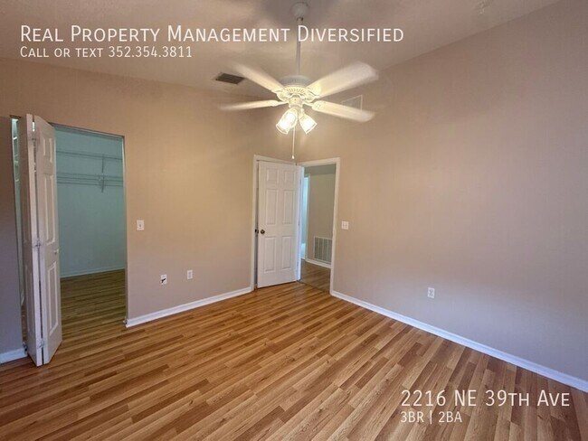 Building Photo - 2216 NE 39th Ave