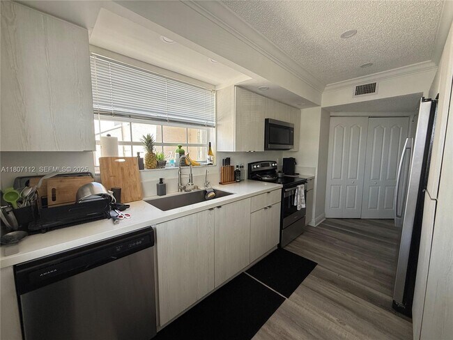 Building Photo - 2634 SE 21st Ct