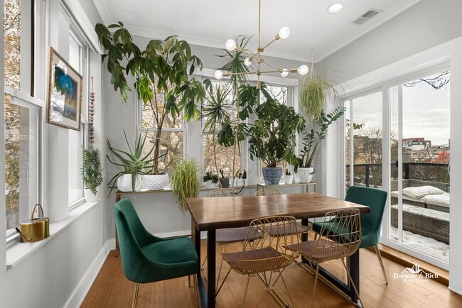 Building Photo - Stunning 2-Bedroom Condo in Prime Location