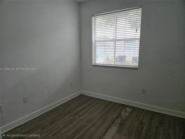 Building Photo - 1536 SE 25th St