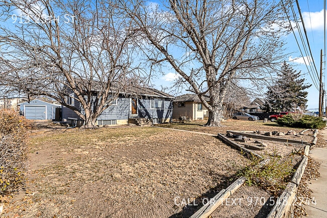 Building Photo - 913 25th St
