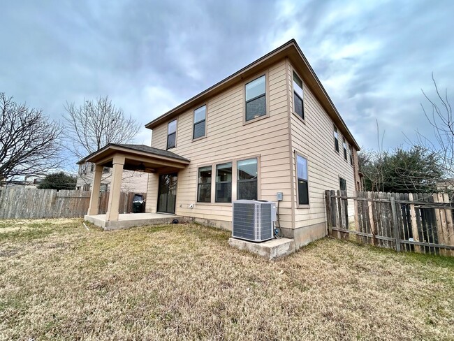 Building Photo - 2417 McCook Dr