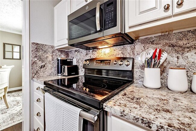 Building Photo - 3332 Harbour Pointe Pl