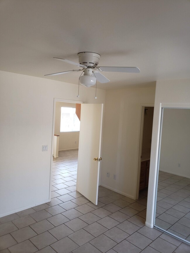 Building Photo - 90 E Cliff House Dr