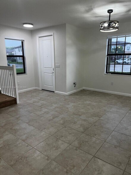 Building Photo - 11512 SW 151st Ave