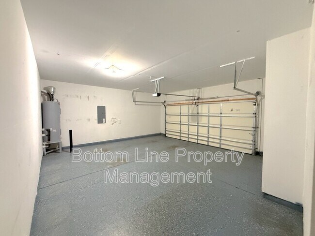 Building Photo - 729 Willshire Falls Dr
