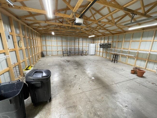 Building Photo - 1284 KY-80